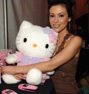 Alyssa et une Peluche